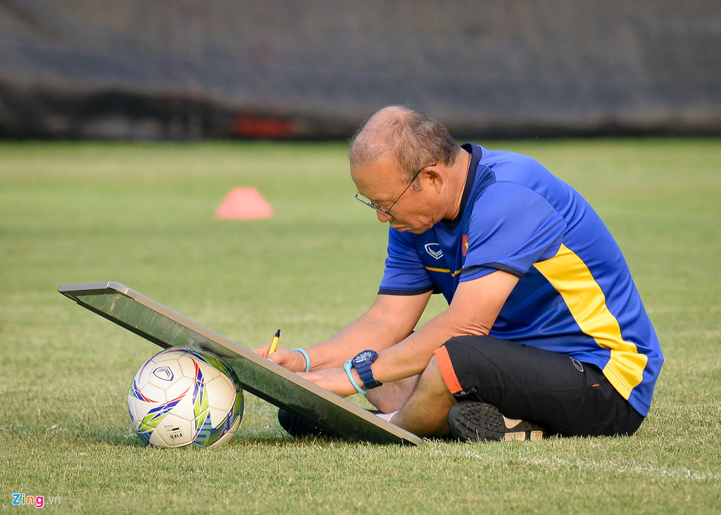HLV Park Hang-seo bat mi ve 4 yeu to tao nen 'tinh than Viet' hinh anh 1